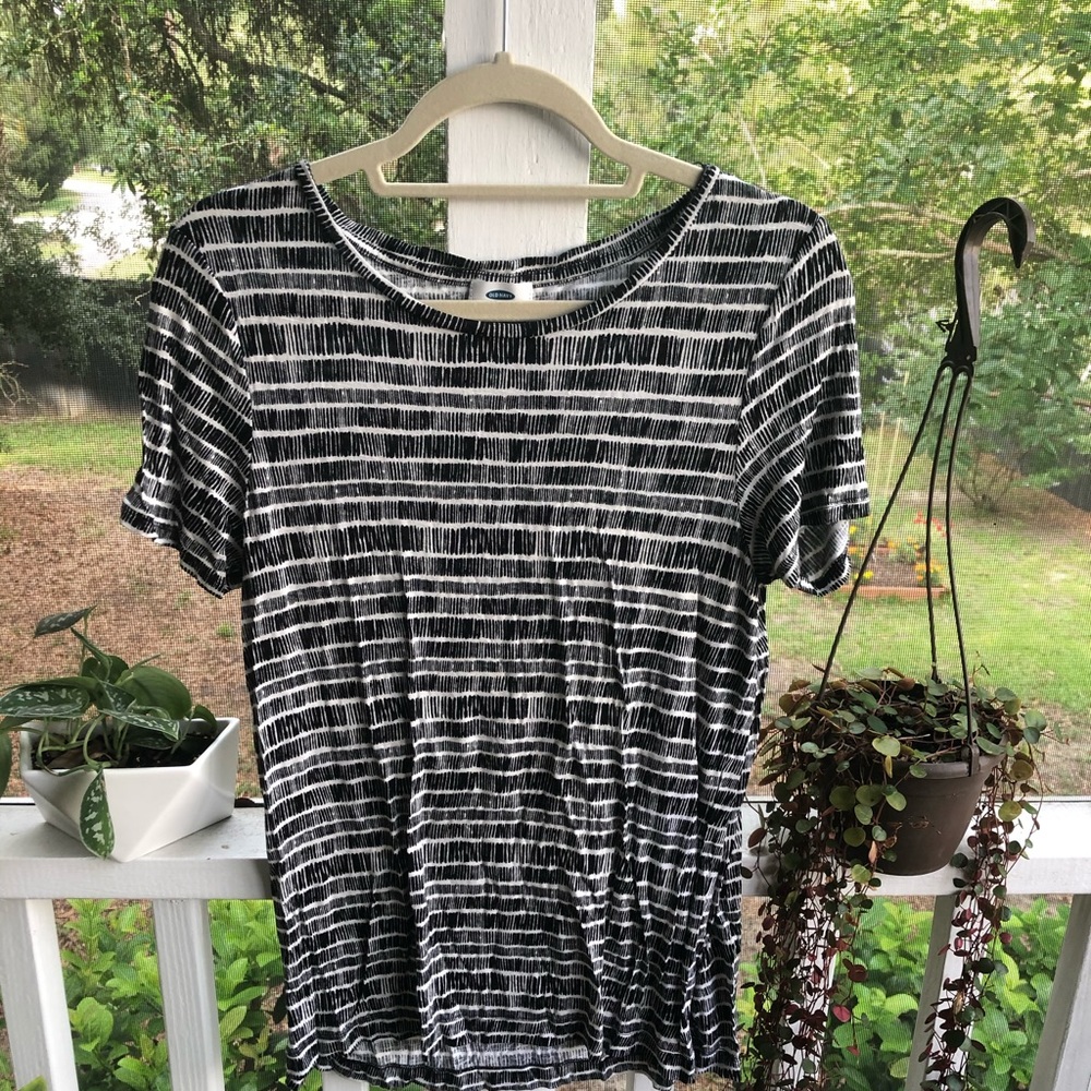 Old Navy T-shirt